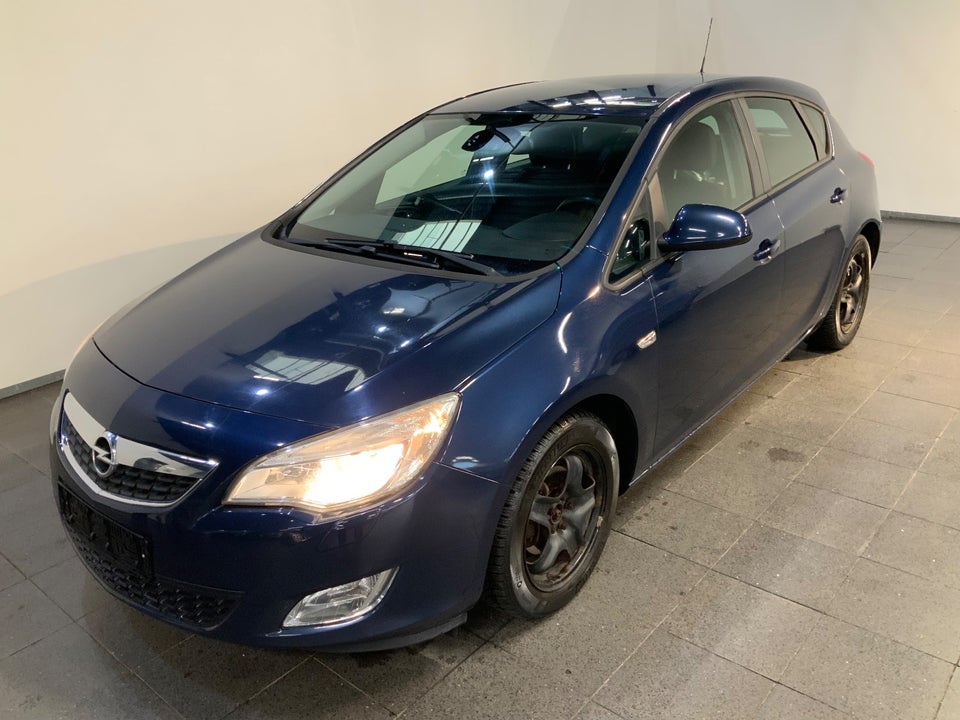 Opel Astra 1,6 Enjoy 5d