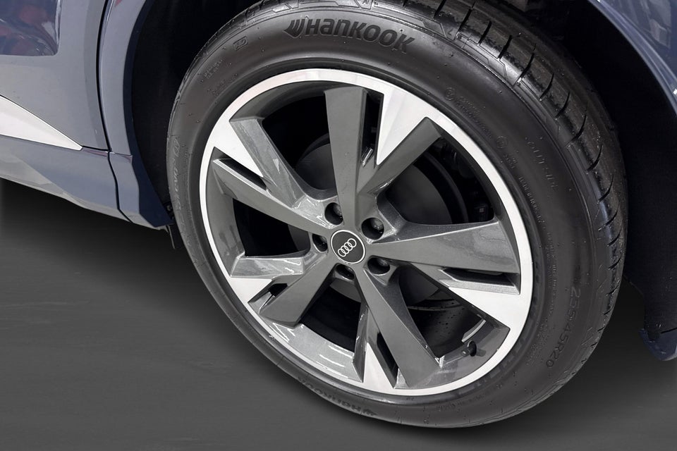 Audi Q4 e-tron performance 5d