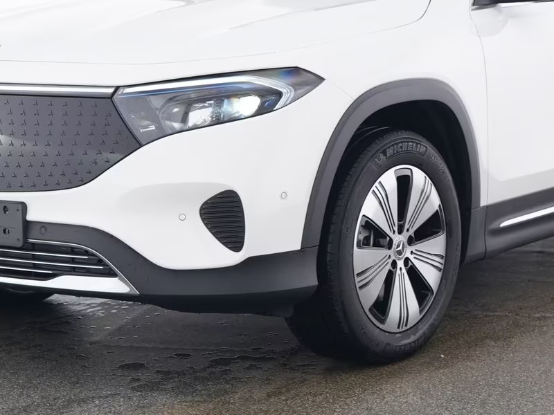 Mercedes EQB250+ Progressive 5d