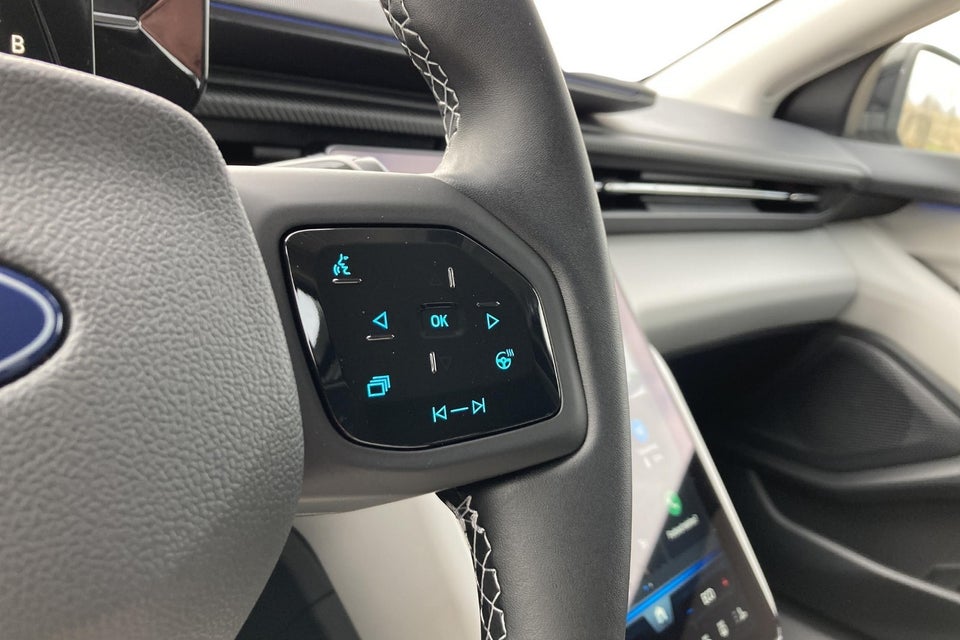 Ford Explorer 77 Premium Extended Range 5d