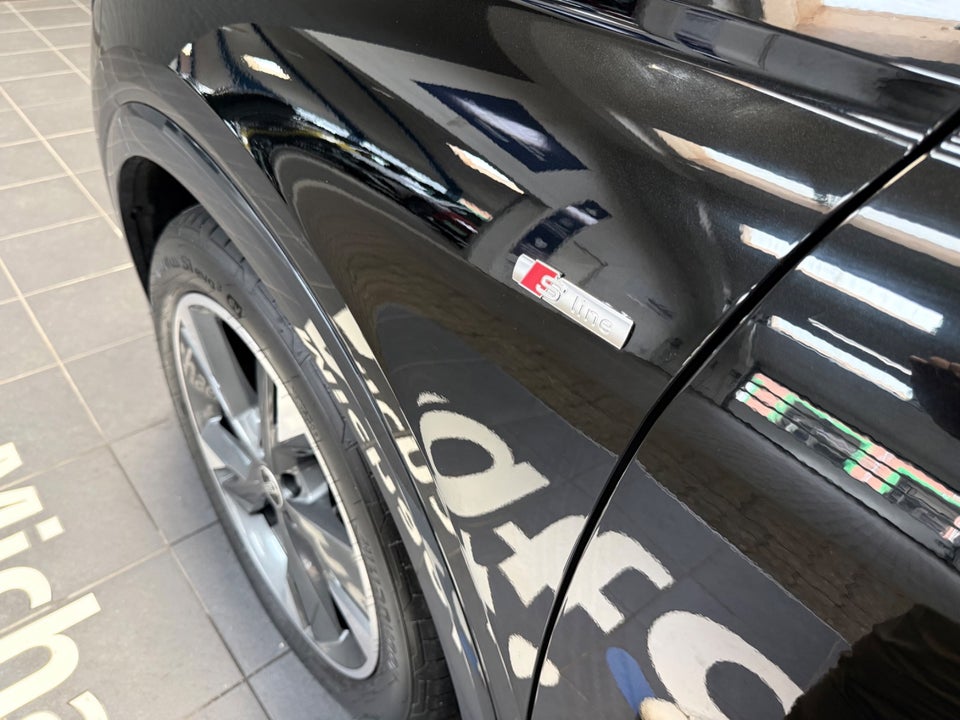 Audi Q4 e-tron 45 Corporate S-line 5d