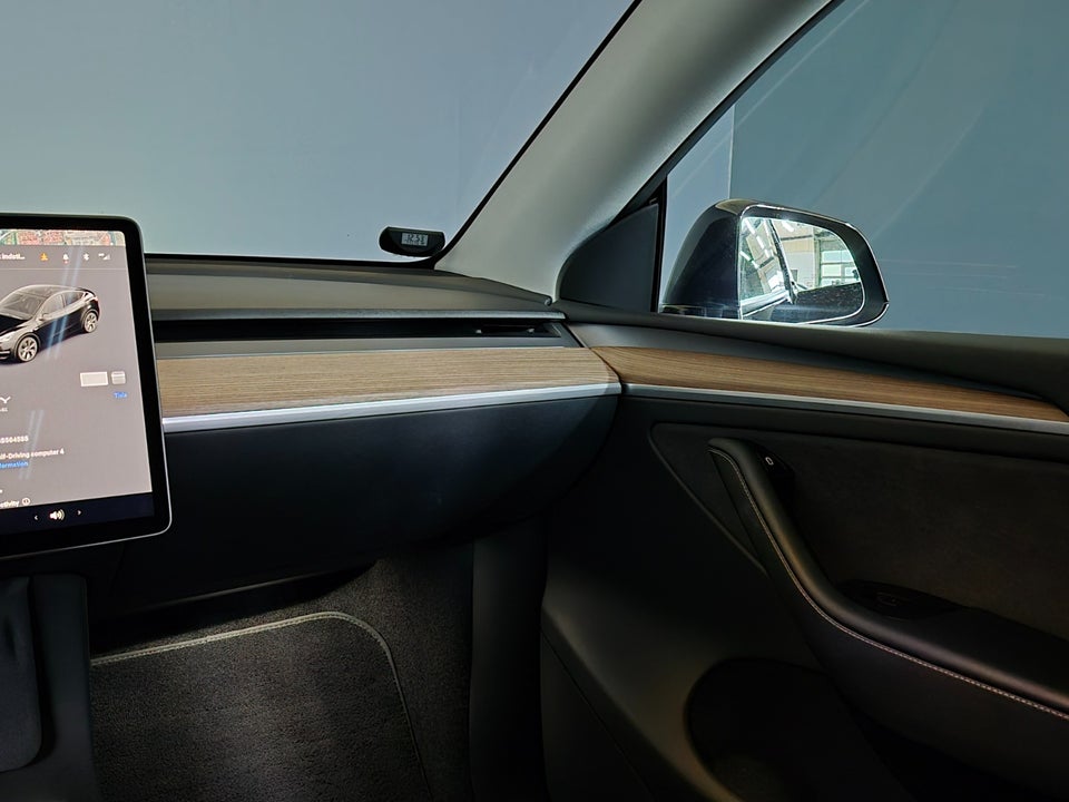 Tesla Model Y Long Range RWD 5d