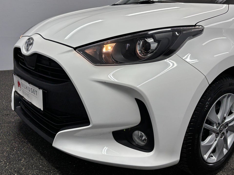 Toyota Yaris 1,0 Active 5d