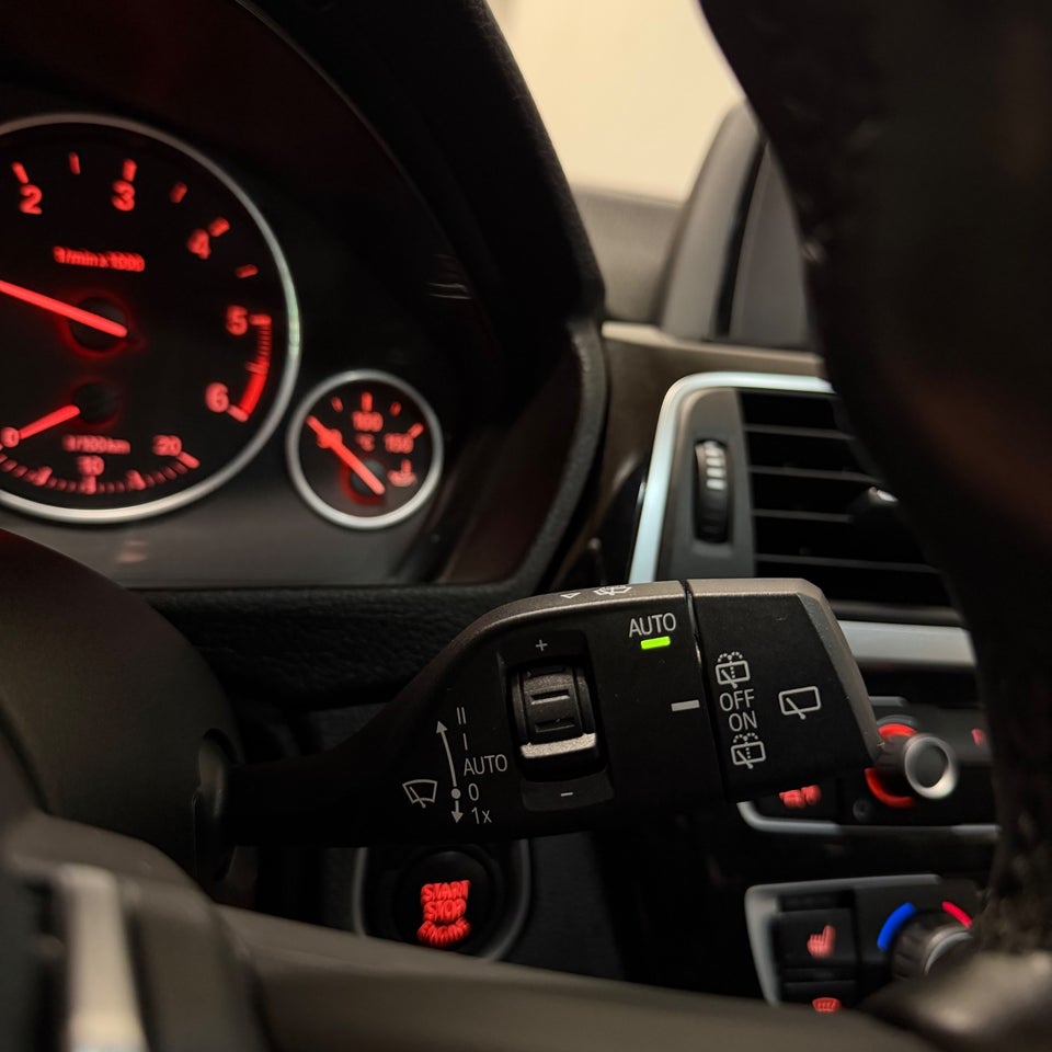 BMW 320d 2,0 Touring aut. 5d