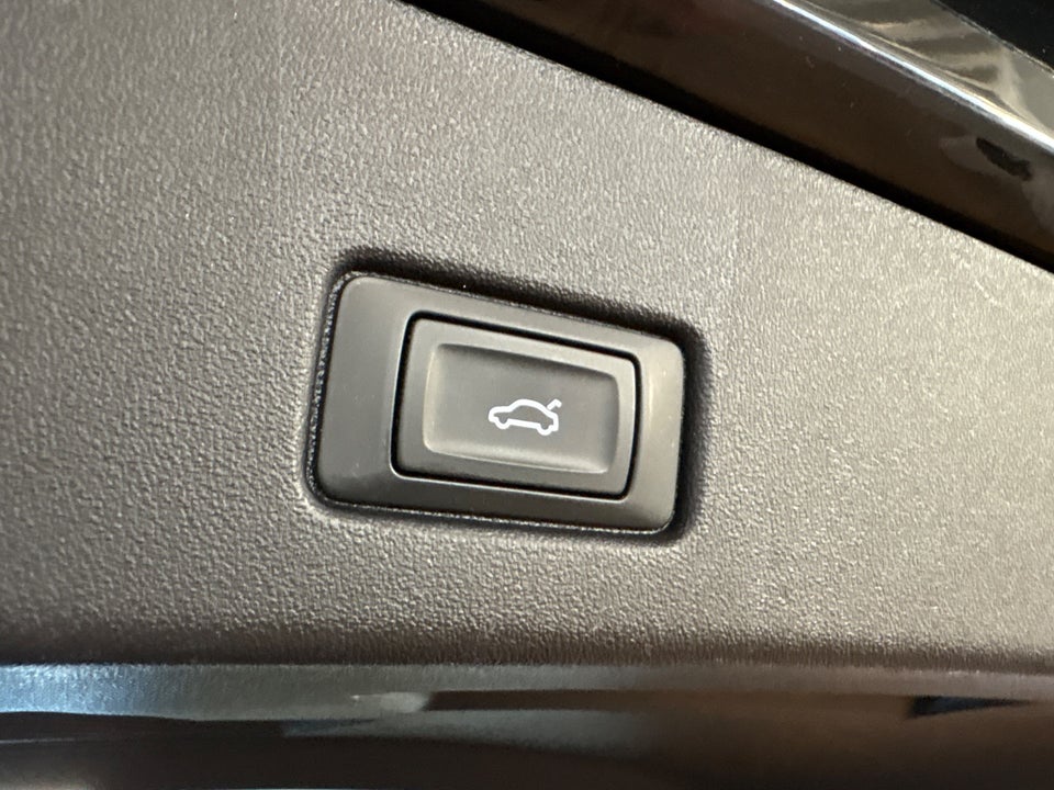 Audi Q4 e-tron 40 Advanced 5d