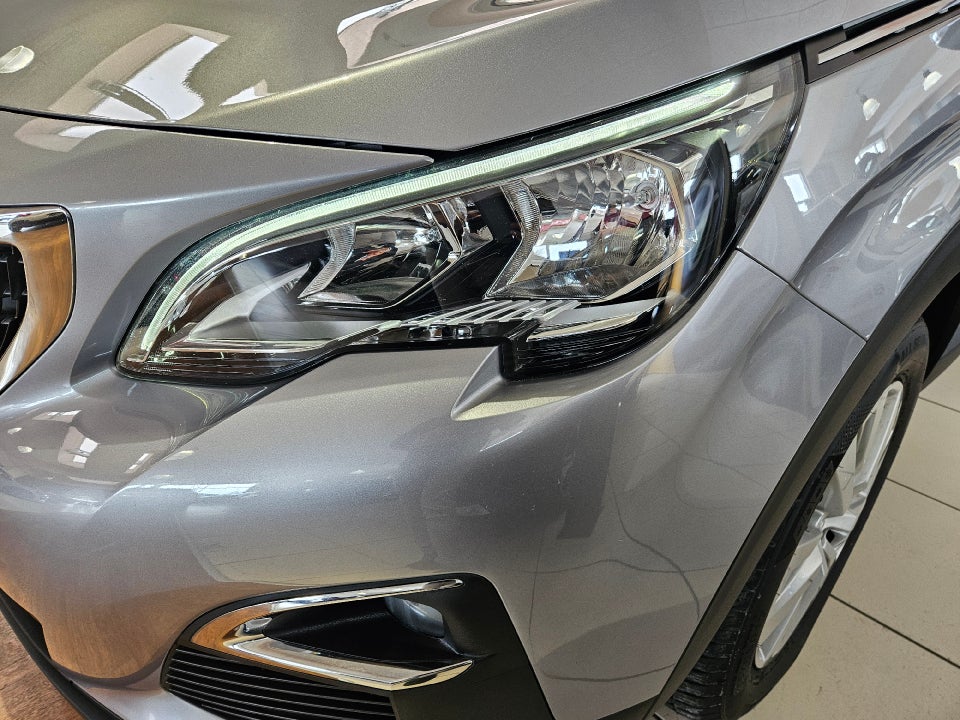 Peugeot 3008 1,2 e-THP 130 Strike 5d