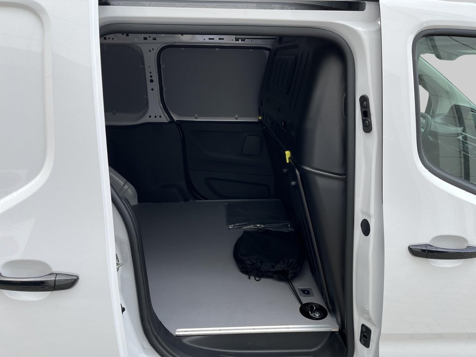Peugeot e-Partner 50 L2V2 Plus Van