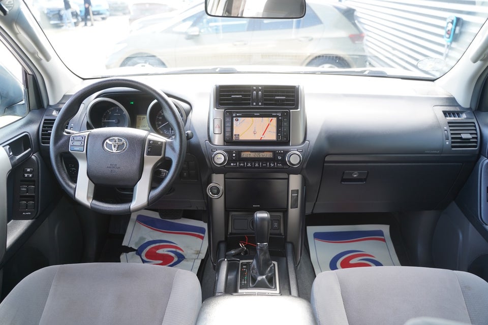 Toyota Land Cruiser 3,0 D-4D T3 aut. Van 5d