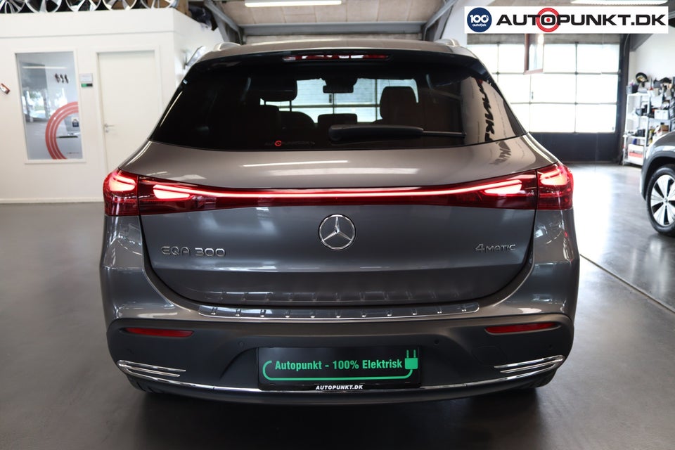 Mercedes EQA300 Progressive 4Matic 5d