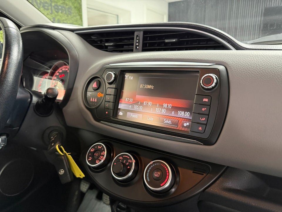 Toyota Yaris 1,0 VVT-i T2 Komfort 5d