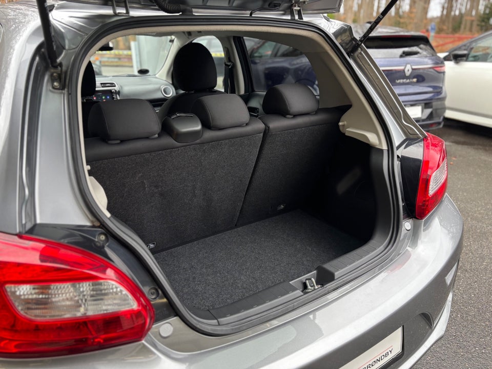 Mitsubishi Space Star 1,2 Invite+ CVT 5d