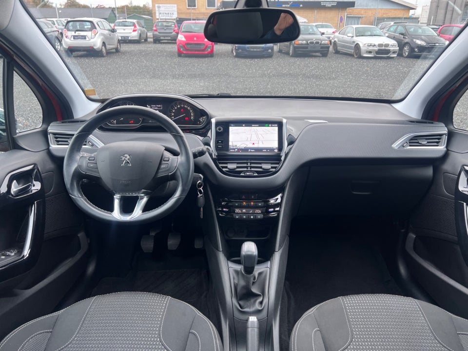 Peugeot 208 1,2 PureTech 82 Allure Sky 5d