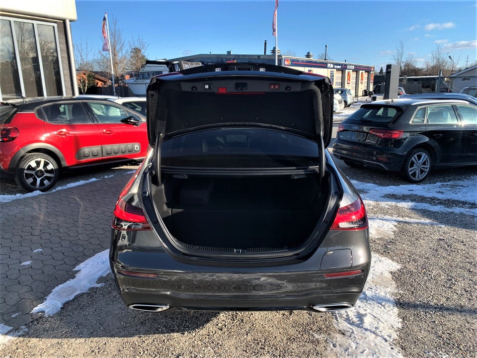 Mercedes E300 e 2,0 AMG Line aut. 4d