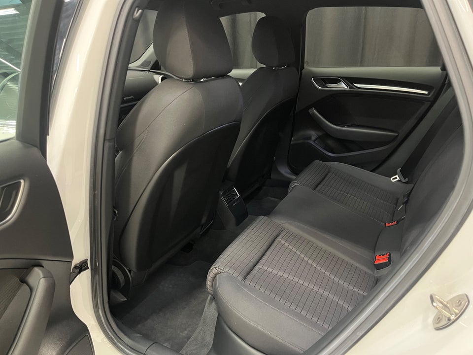 Audi A3 40 TFSi e Prestige Sportback S-tr. 5d