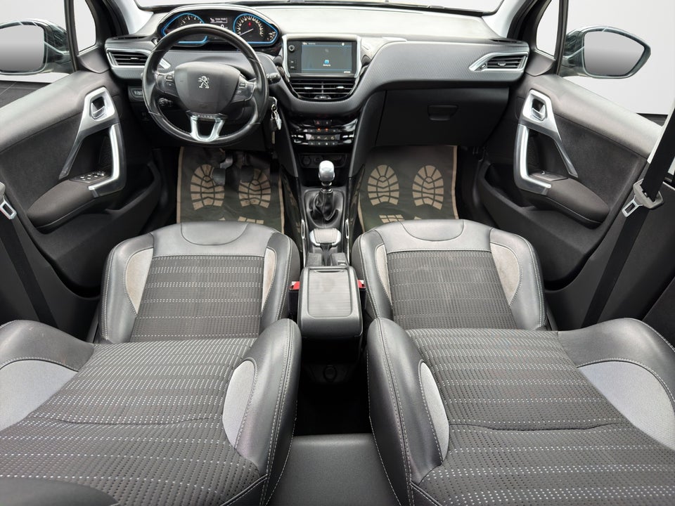 Peugeot 2008 1,2 e-THP 110 Allure Sky 5d
