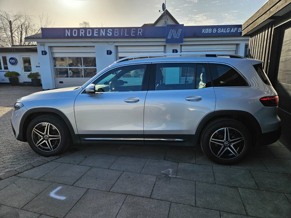 Mercedes EQB250 AMG Line 5d