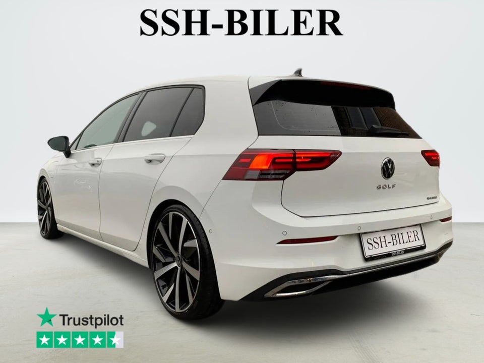 VW Golf VIII 1,4 eHybrid DSG 5d