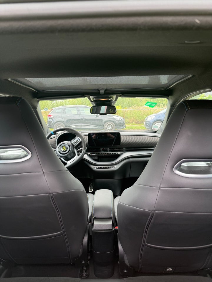 Abarth 500e Scorpionissima 3d