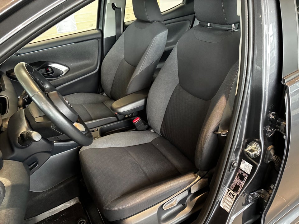 Toyota Yaris 1,5 Active CVT 5d