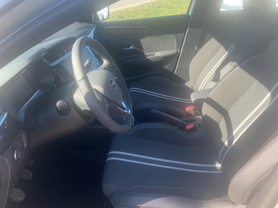 Opel Corsa 1,2 T 100 GS 5d