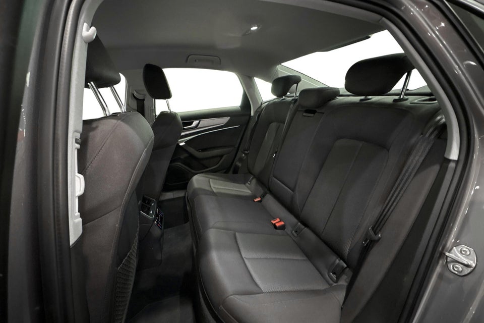 Audi A6 50 TFSi e Sport quattro S-tr. 4d