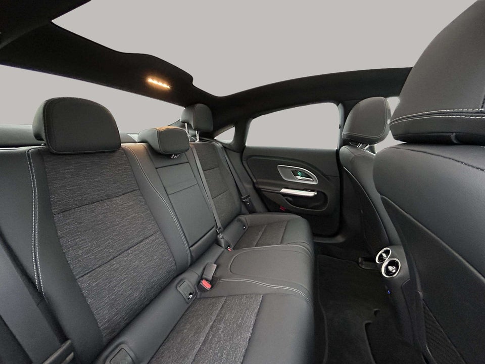 Mercedes CLA250+ EQ Progressive 4d