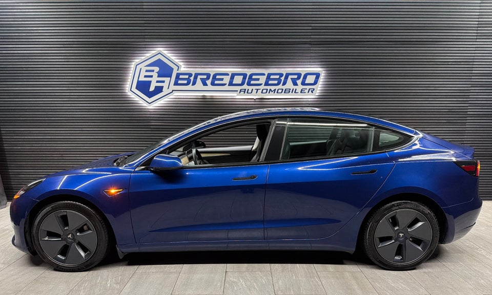 Tesla Model 3 Long Range AWD 4d