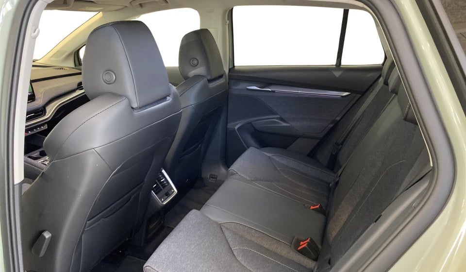 Skoda Elroq 85 iV Loft 5d