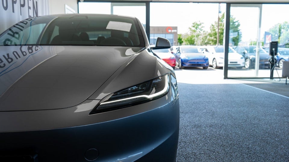 Tesla Model 3 RWD 4d