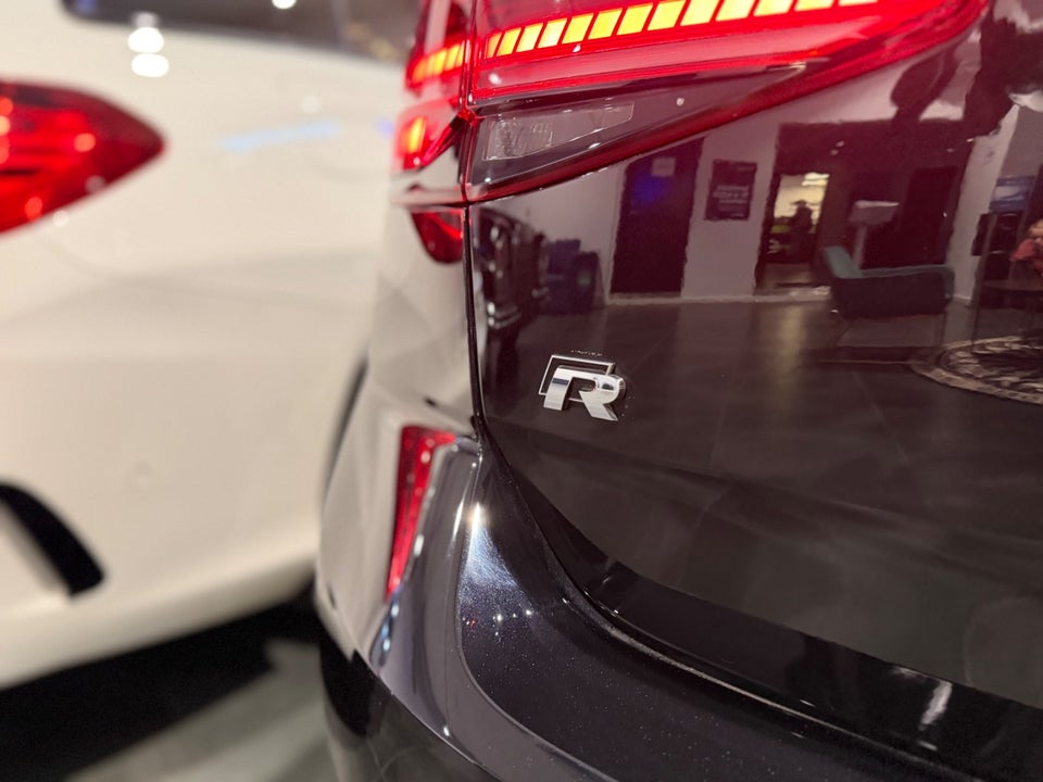 VW Golf VII 2,0 R DSG 4Motion 5d