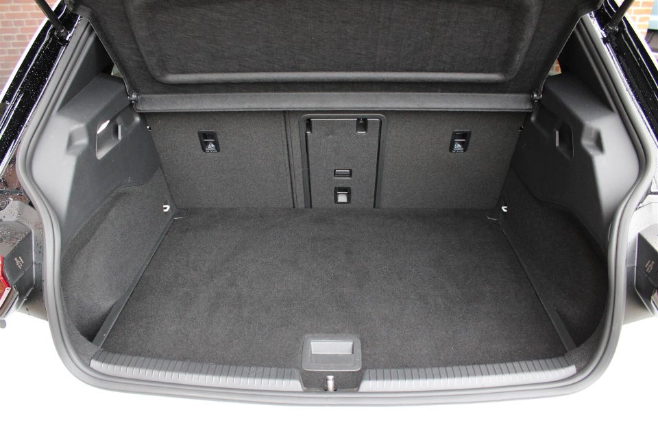 VW ID.3 58 Family 5d