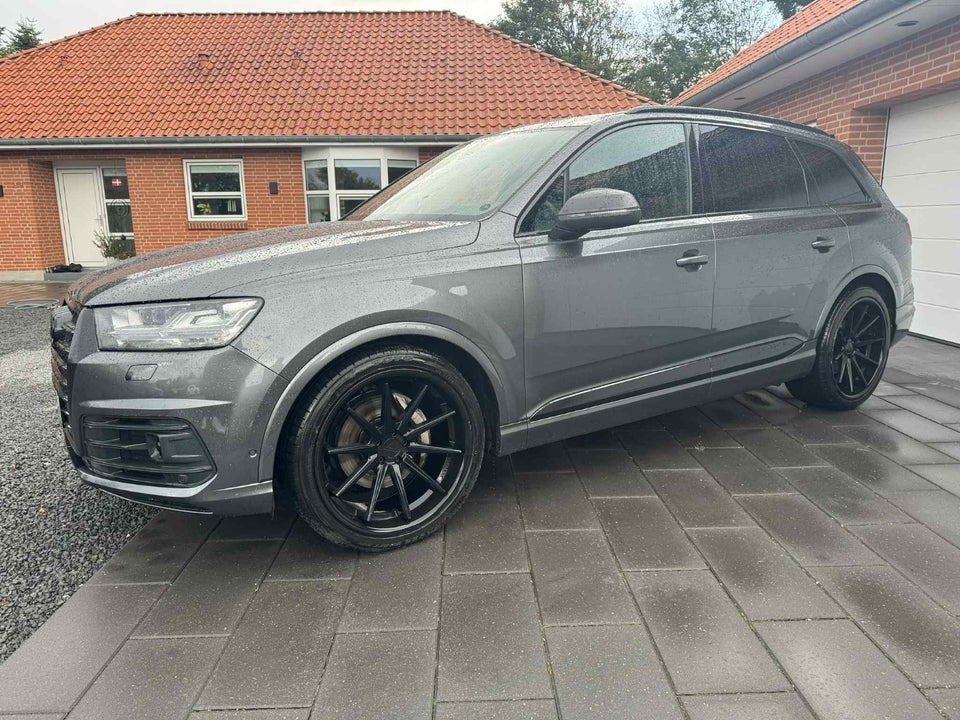 Audi Q7 3,0 TDi 272 S-line quattro Tiptr. Van 5d