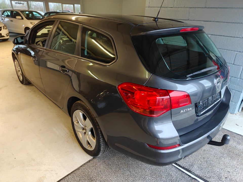 Opel Astra 1,7 CDTi 125 Enjoy Sports Tourer 5d