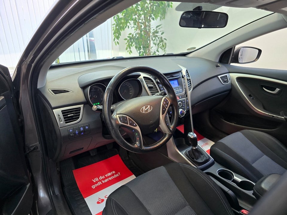 Hyundai i30 1,6 CRDi 110 XTR Eco 5d