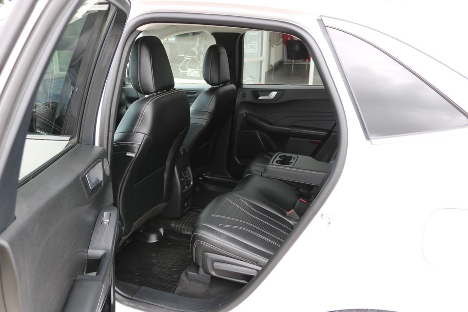 Ford Kuga 2,5 PHEV Vignale CVT 5d