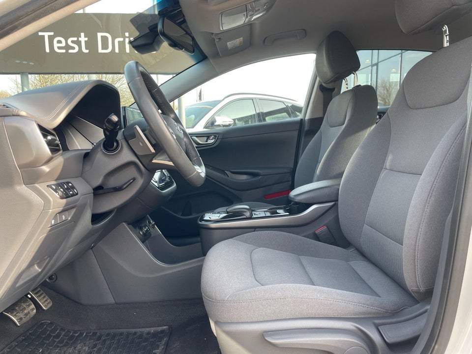 Hyundai Ioniq 40 EV Premium 5d
