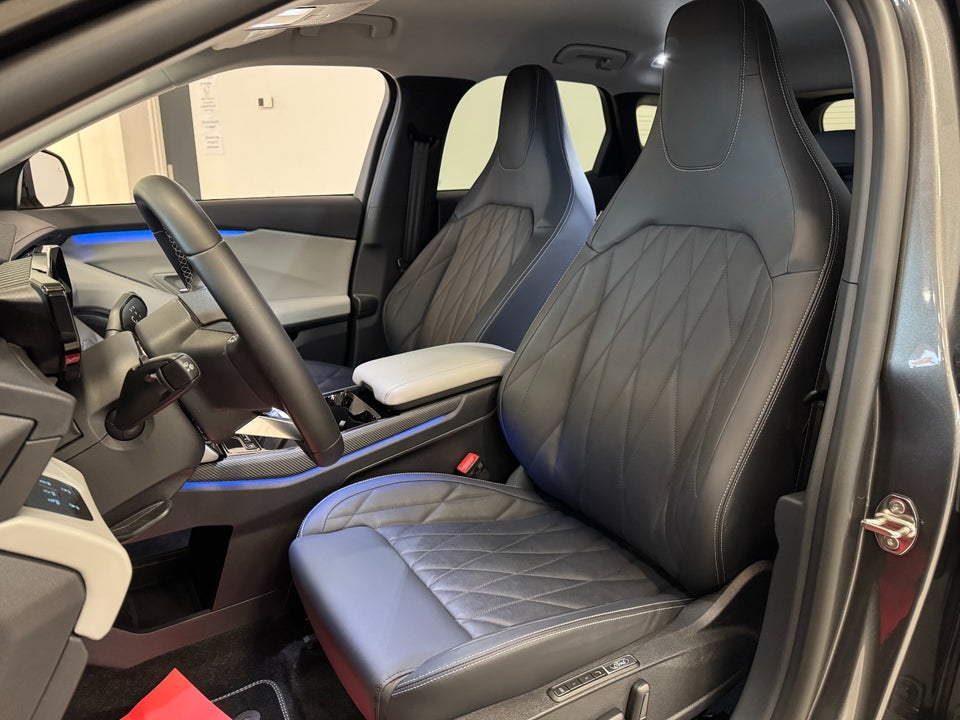 Ford Explorer 82 Premium Extended Range 5d