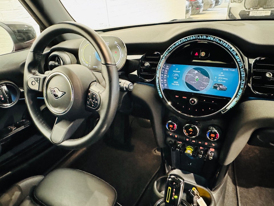 MINI Cooper SE Classic Trim 3d