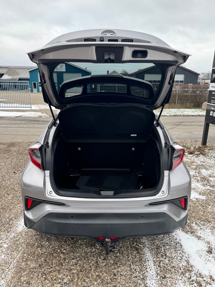 Toyota C-HR 1,8 Hybrid C-LUB CVT 5d