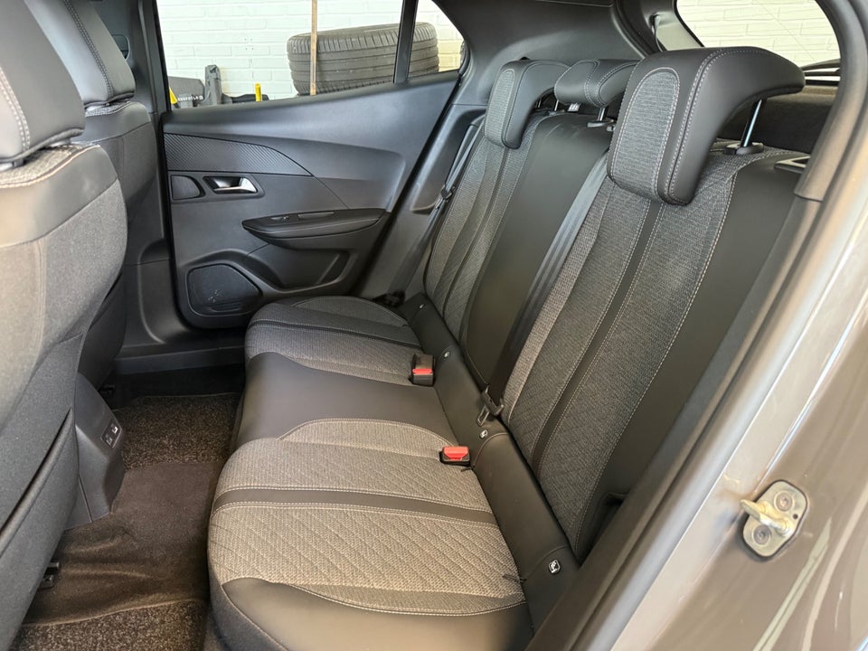 Peugeot e-2008 50 Allure 5d