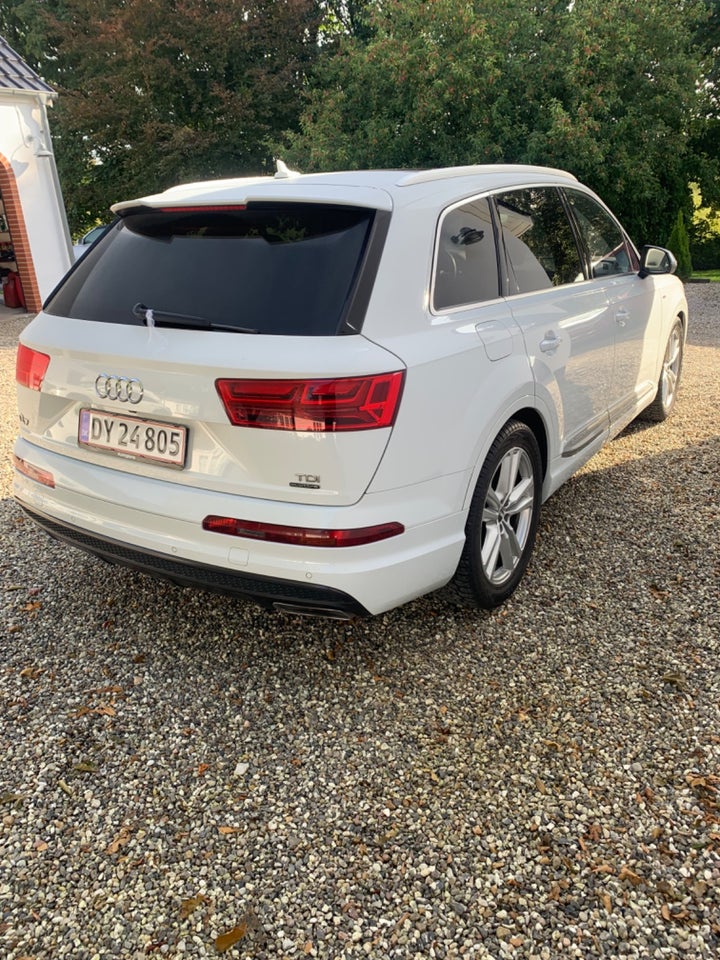 Audi Q7 3,0 TDi 272 S-line quattro Tiptr. 7prs 5d