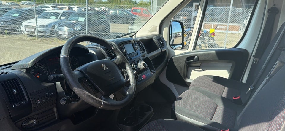 Peugeot Boxer 333 2,0 BlueHDi 130 L2H2