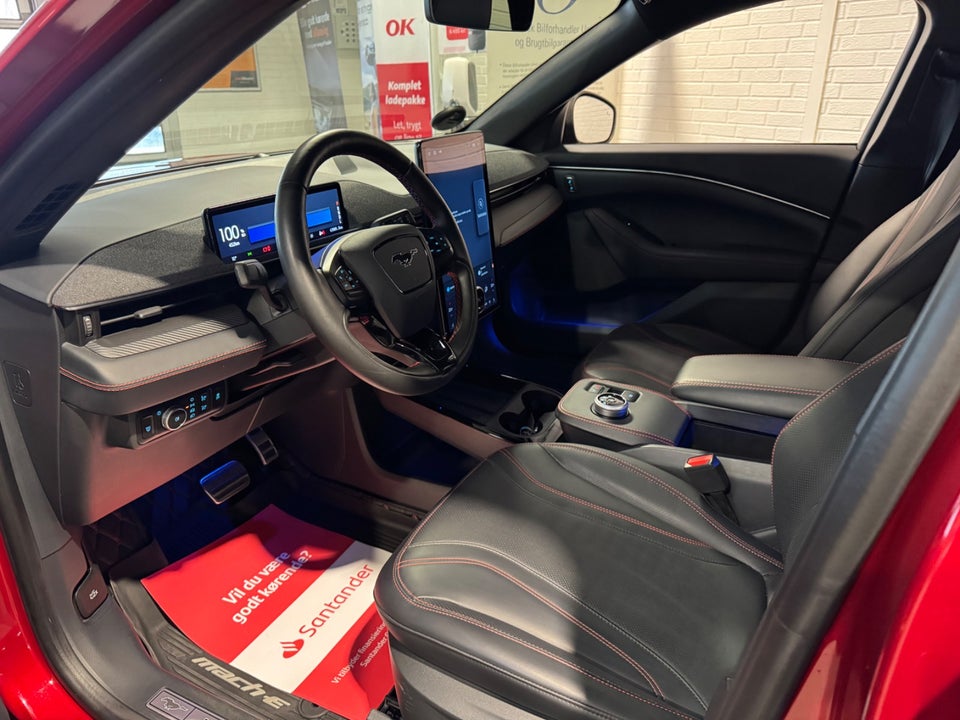 Ford Mustang Mach-E 88 Extended Range AWD 5d