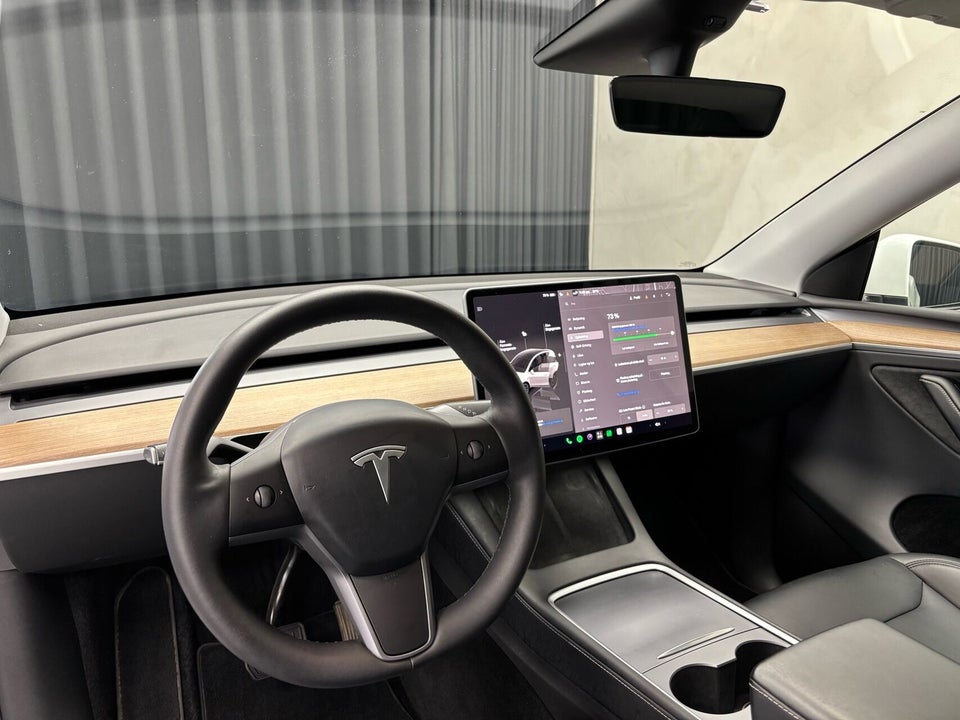 Tesla Model Y RWD 5d