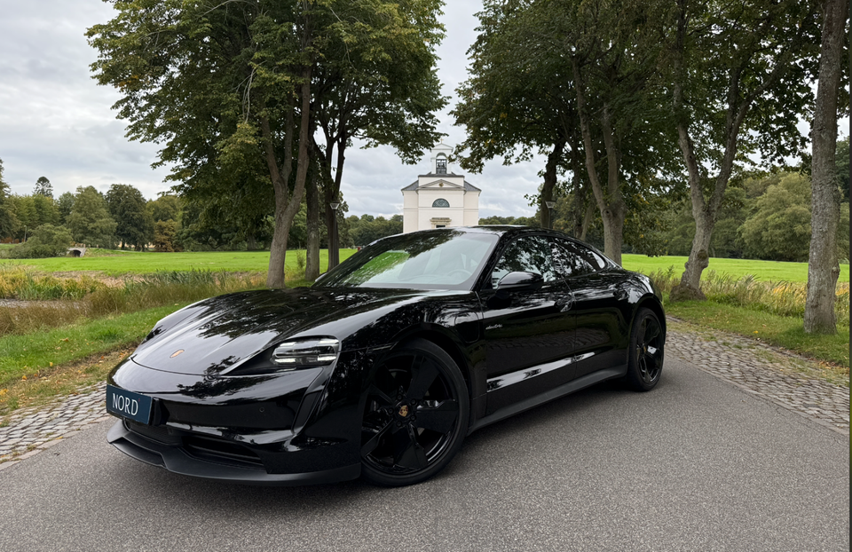 Porsche Taycan Performance+ 4d