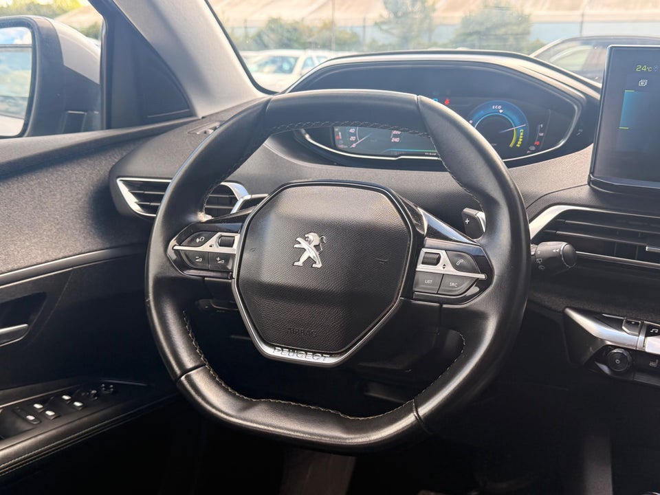 Peugeot 3008 1,6 Hybrid Selection Sport EAT8 5d