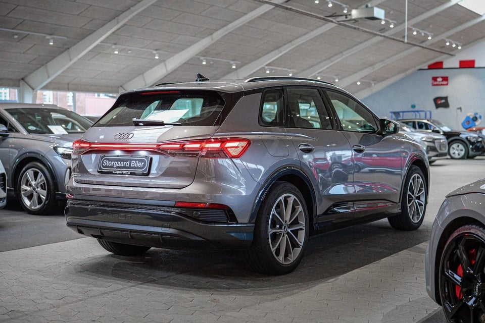 Audi Q4 e-tron 40 S-line 5d