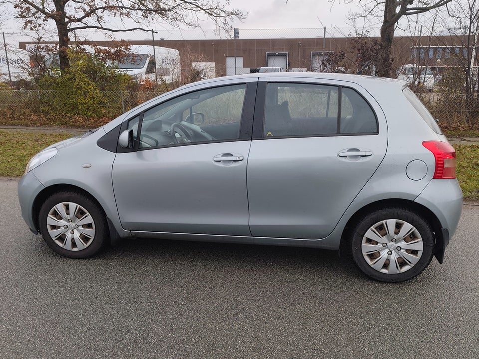 Toyota Yaris 1,3 Luna 5d