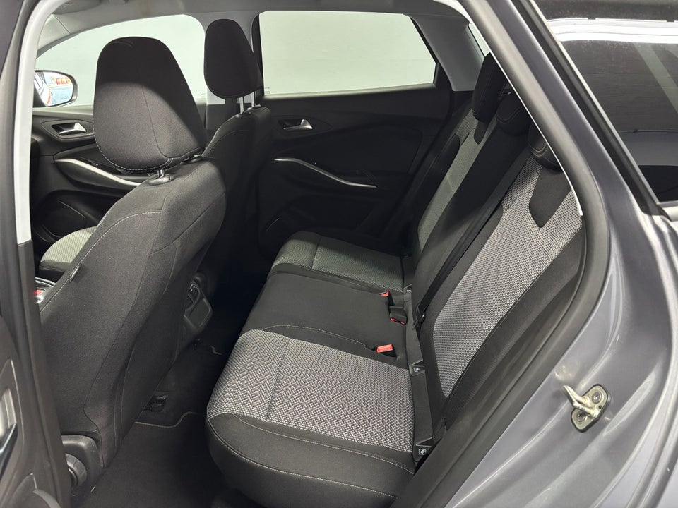 Opel Grandland X 1,5 CDTi 130 Enjoy 5d
