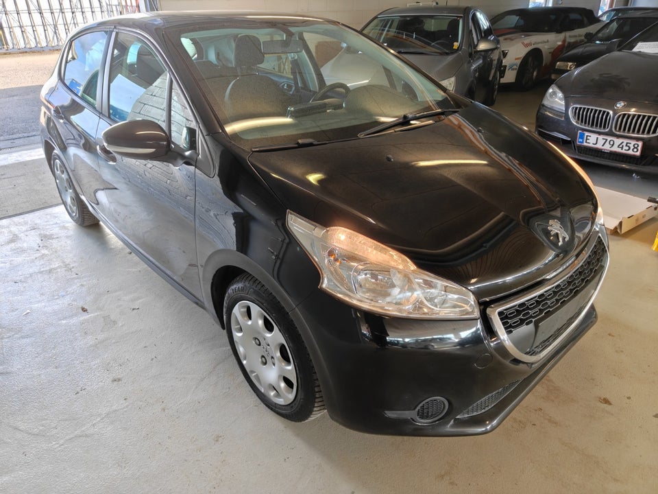 Peugeot 208 1,2 VTi Active 5d